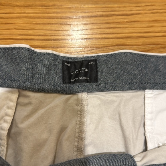 J. Crew Classic Short size 38 W, 7” - Picture 2 of 5